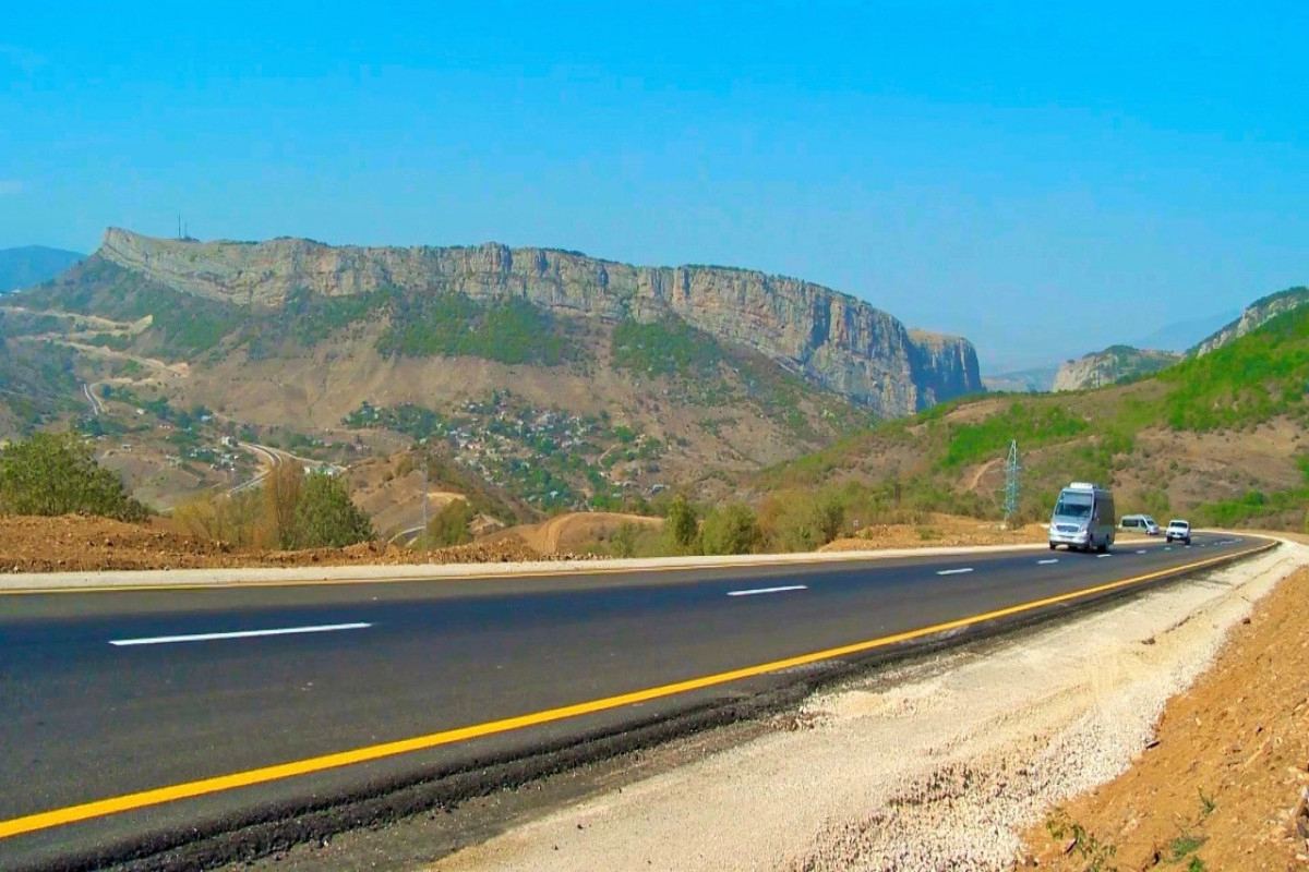 В Азербайджане планируют построить автодорогу Агдам - Аскеран - Шуша