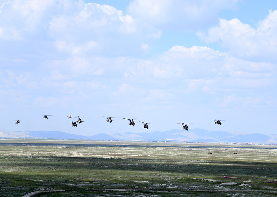 Азербайджанские военные пилоты выполнили задачи на международных учениях - ВИДЕО