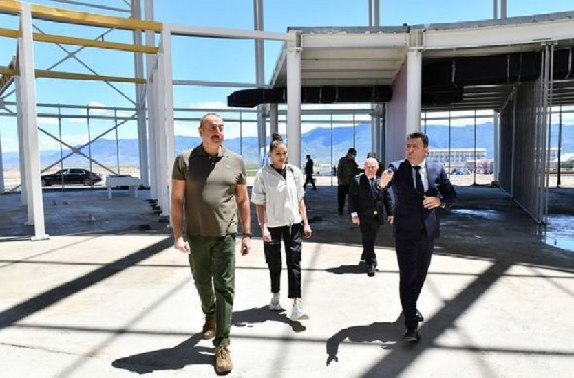 Президент и первая леди ознакомились со строительными работами Зангиланского международного аэропорта