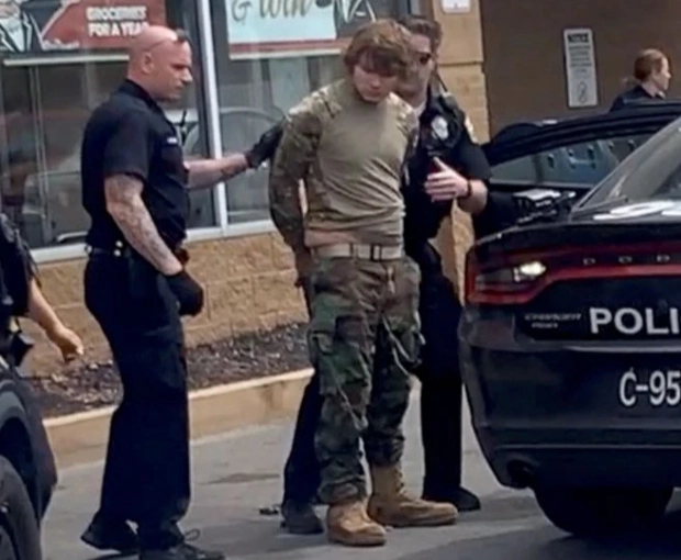 В США 18-летний парень расстрелял 10 человек в супермаркете, транслируя расправу