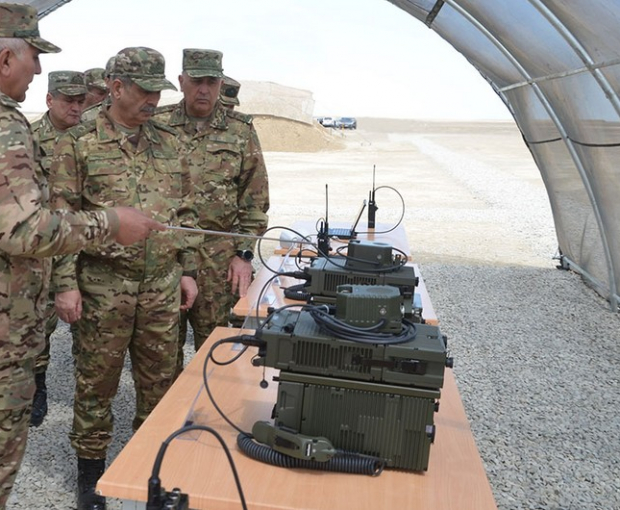Проводятся комплексные учения с подразделениями связи азербайджанской армии - ВИДЕО