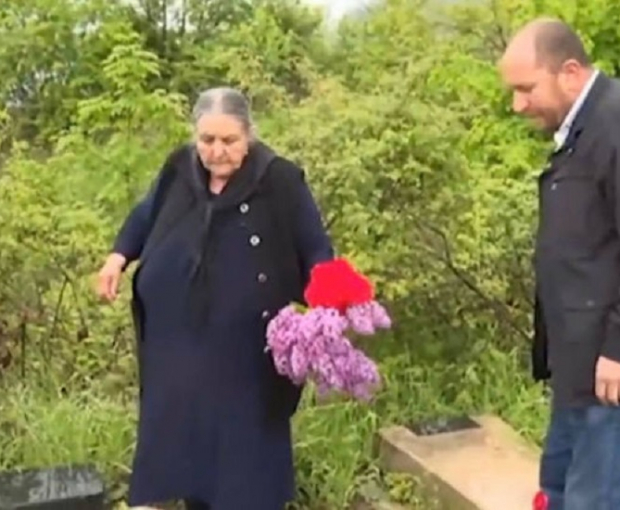 Через 30 лет женщина смогла посетить могилу сына в Шуше - ВИДЕО
