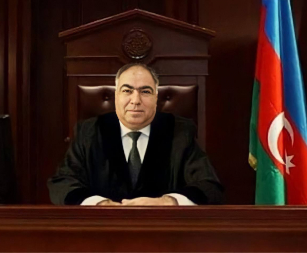 В Баку известный судья покинул свой пост