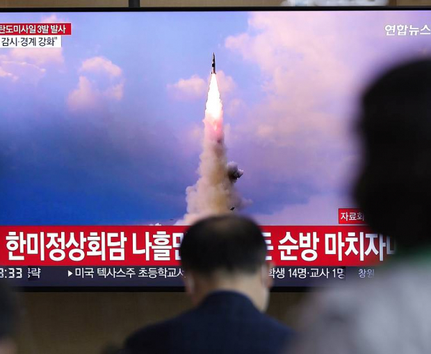 КНДР запустила три баллистические ракеты в направлении Японского моря