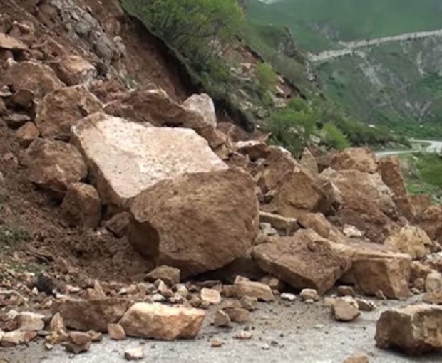 Дорогу Губа - Хыналыг завалило камнями - ВИДЕО