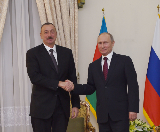 Путин поздравил Президента Ильхама Алиева с Днем Независимости