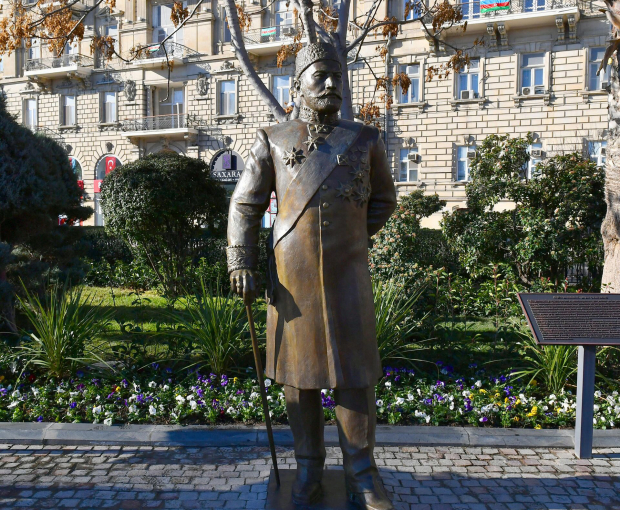 Зачитан приговор повредившим памятник Гаджи Зейналабдину Тагиеву - ФОТО