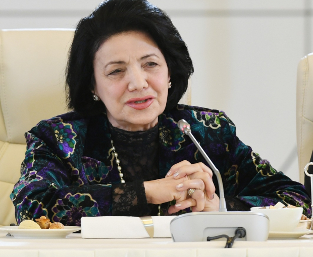 Президент Азербайджана наградил Фирангиз Ализаде