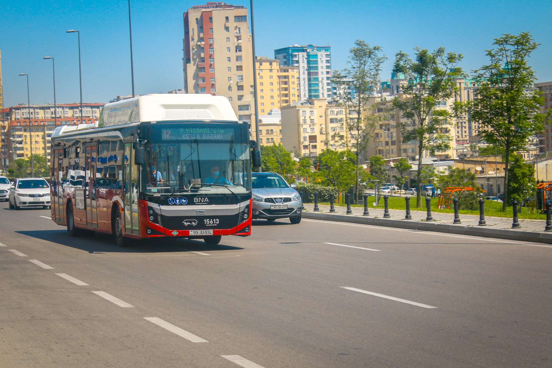 В Баку меняется схема движения 20 автобусных маршрутов
