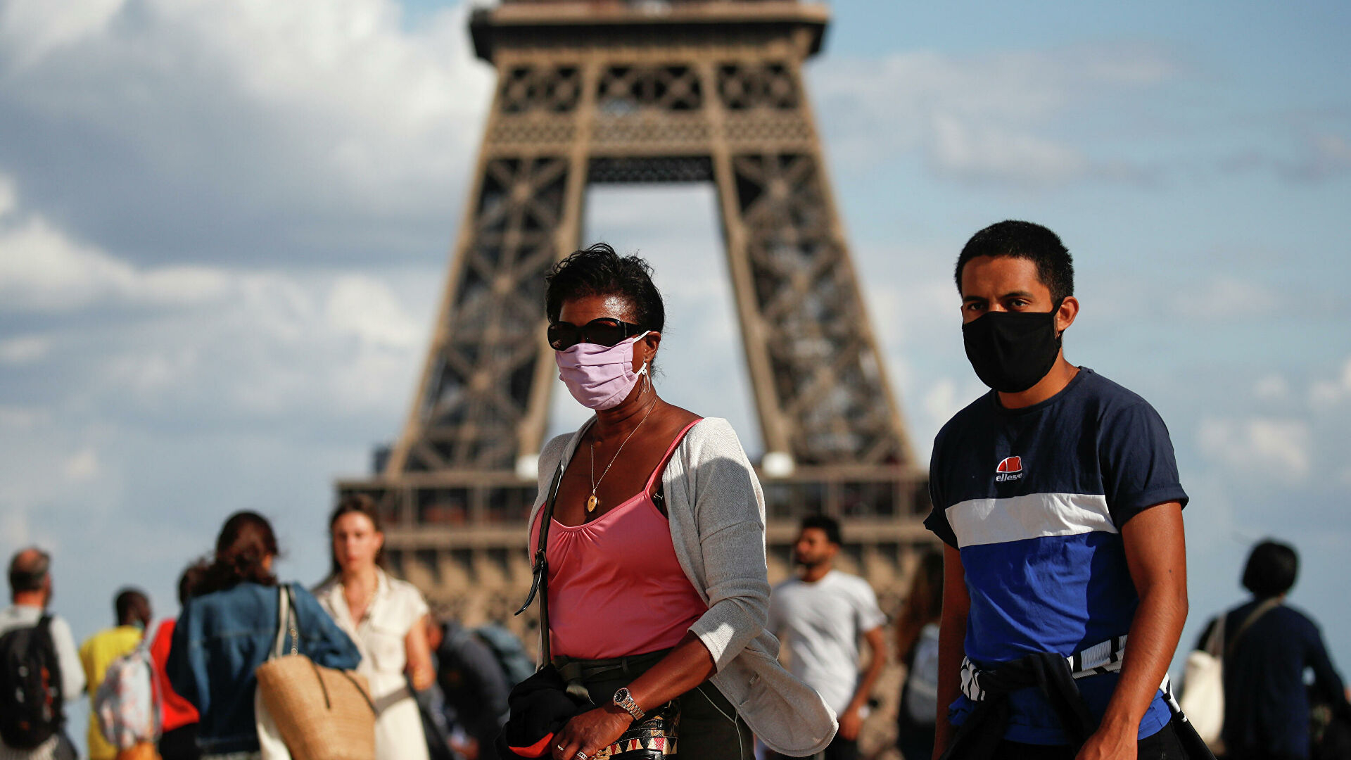 Франции грозит новая волна коронавируса