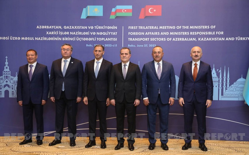 В Баку проходит встреча глав МИД и министров транспорта Азербайджана, Казахстана и Турции - ВИДЕО