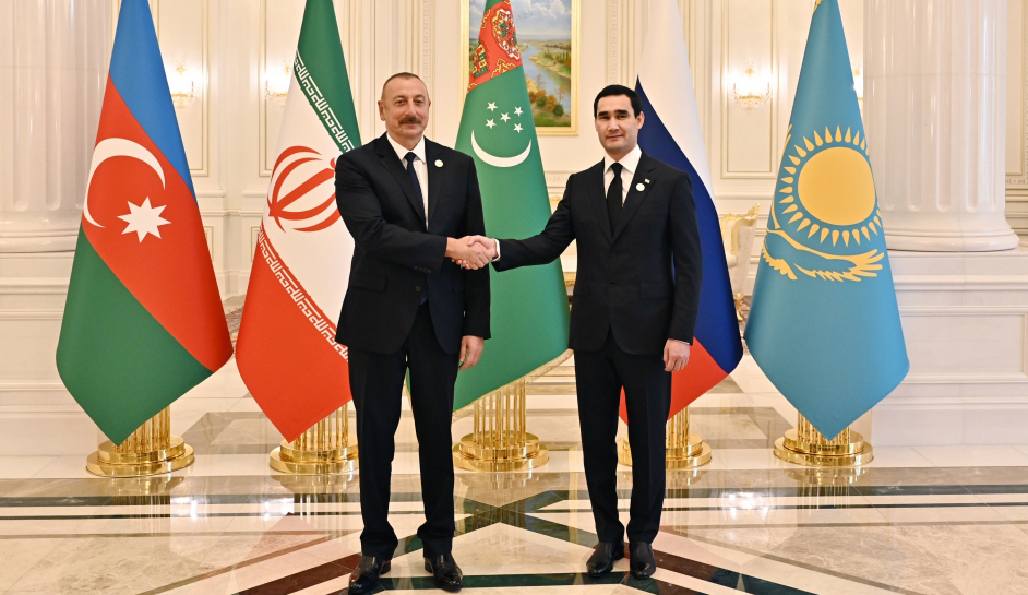 Состоялась встреча президентов Азербайджана и Туркменистана - ФОТО