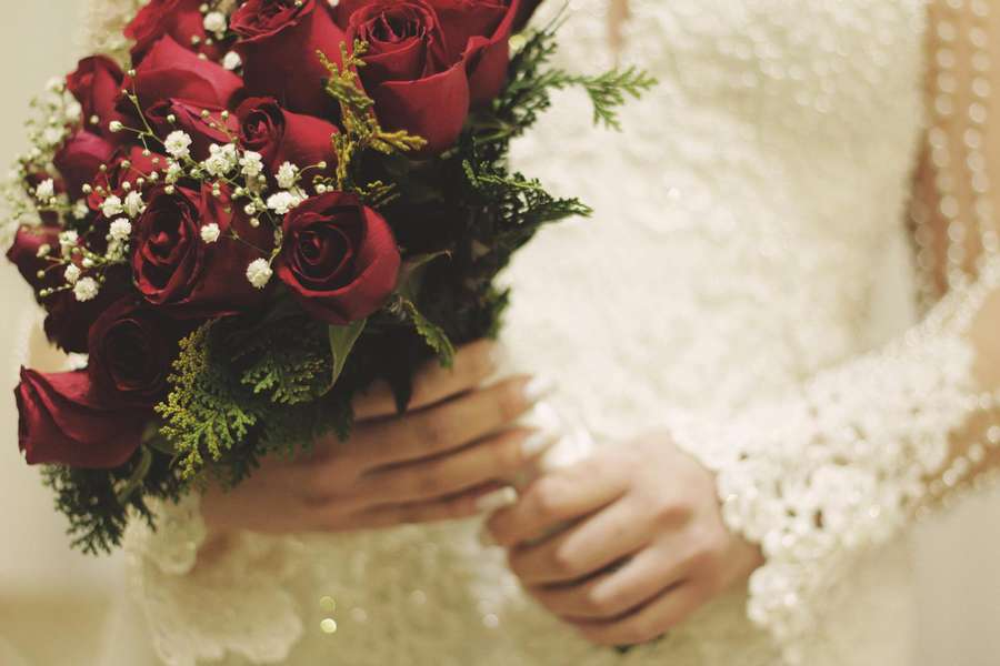 Невеста берет с гостей свадьбы $15 на оплату банкета и медового месяца