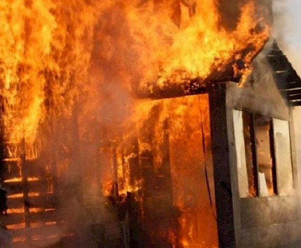 Страшный пожар в Баку: годовалые близнецы сгорели заживо