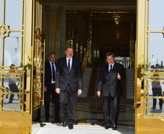 Президент Азербайджана Ильхам Алиев находится с визитом в Туркменистане - ФОТО