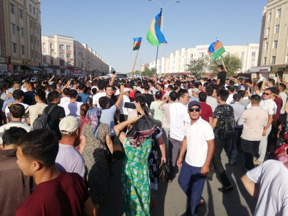 Узбекистан охватили массовые протесты - ВИДЕО