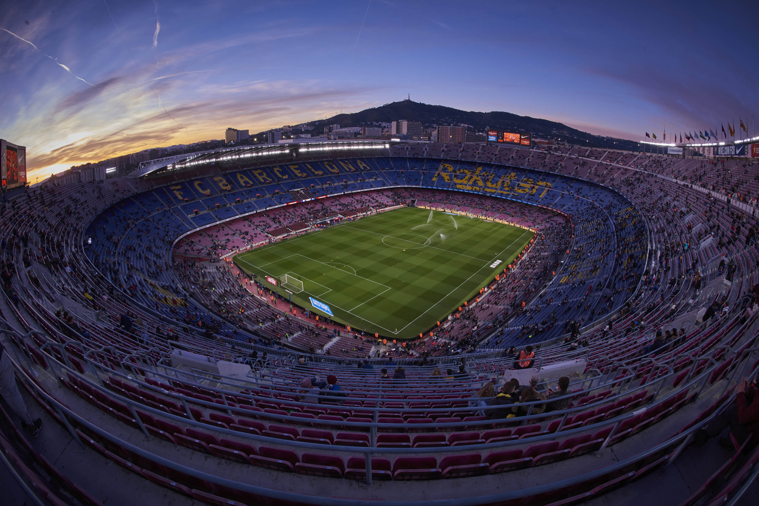 "Барселона" переименует свой стадион