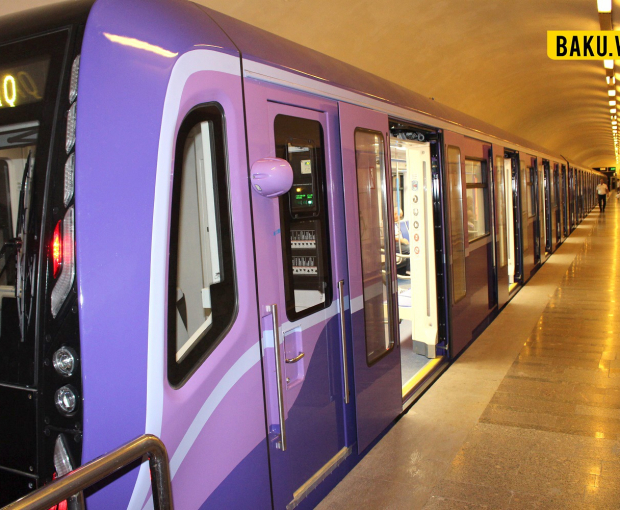 В бакинском метро произошло задымление в вагоне поезда