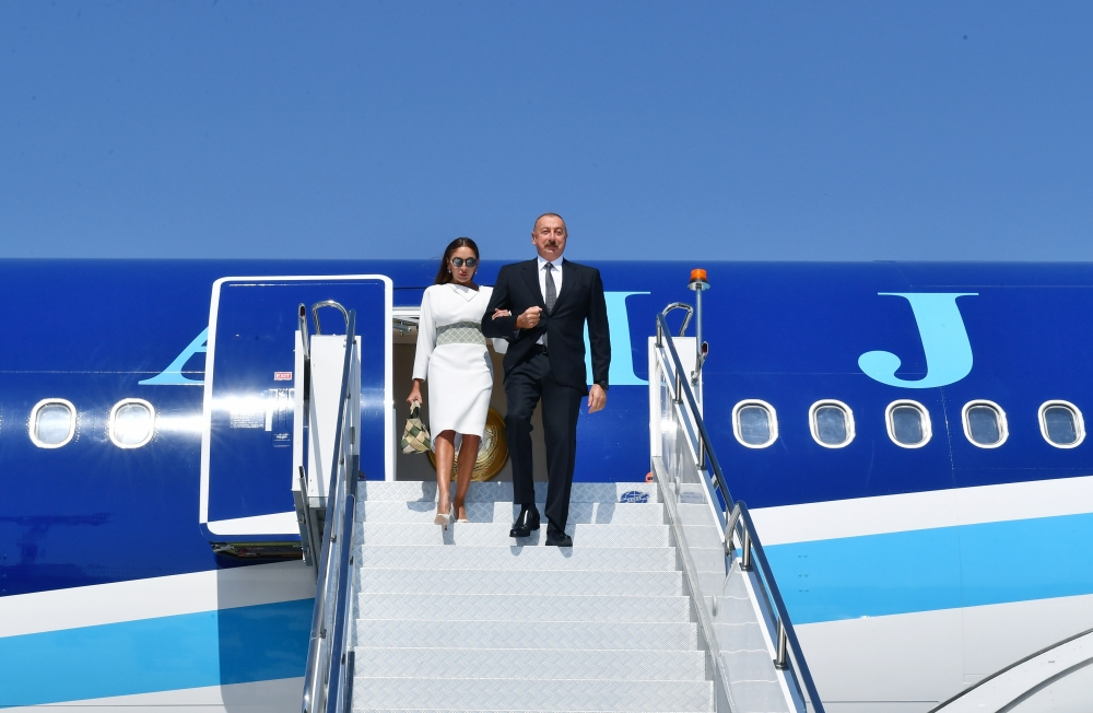 Ильхам Алиев и Мехрибан Алиева находятся с визитом в Турции - ВИДЕО