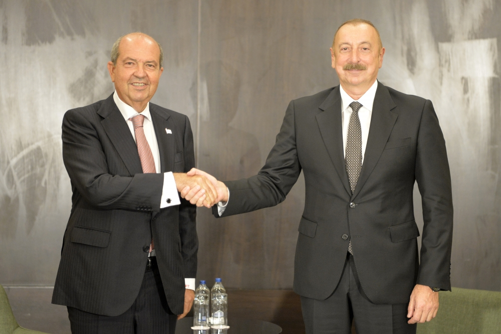 Ильхам Алиев принял в Конье Президента Турецкой Республики Северного Кипра - ФОТО