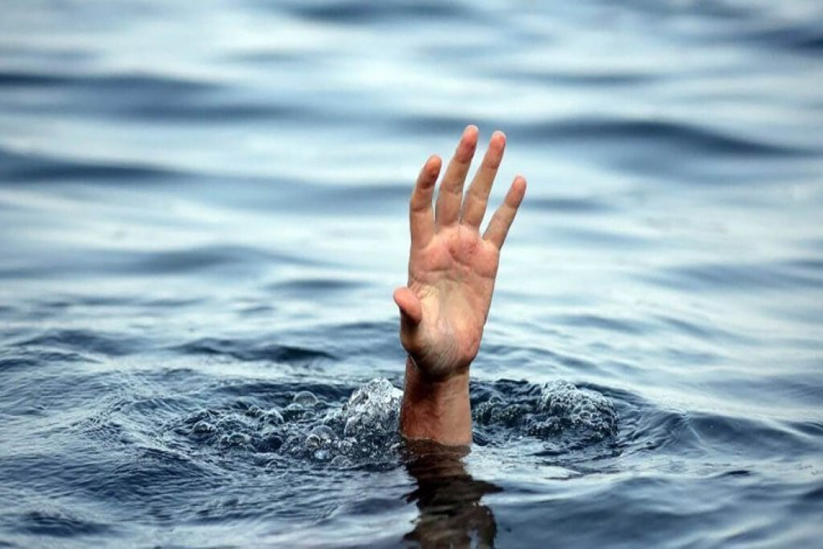 В Азербайджане в озере утонул человек