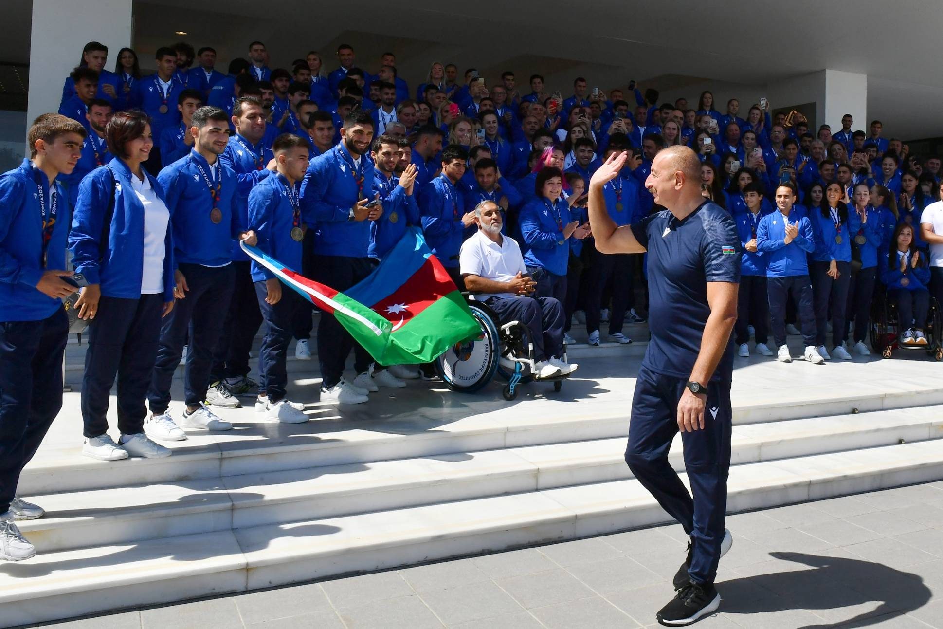 Ильхам Алиев и Мехрибан Алиева встретились со спортсменами, показавшими хорошие результаты на Исламиаде - ФОТО
