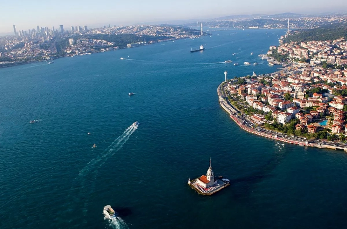Турция в пять раз увеличит сборы за проход через проливы