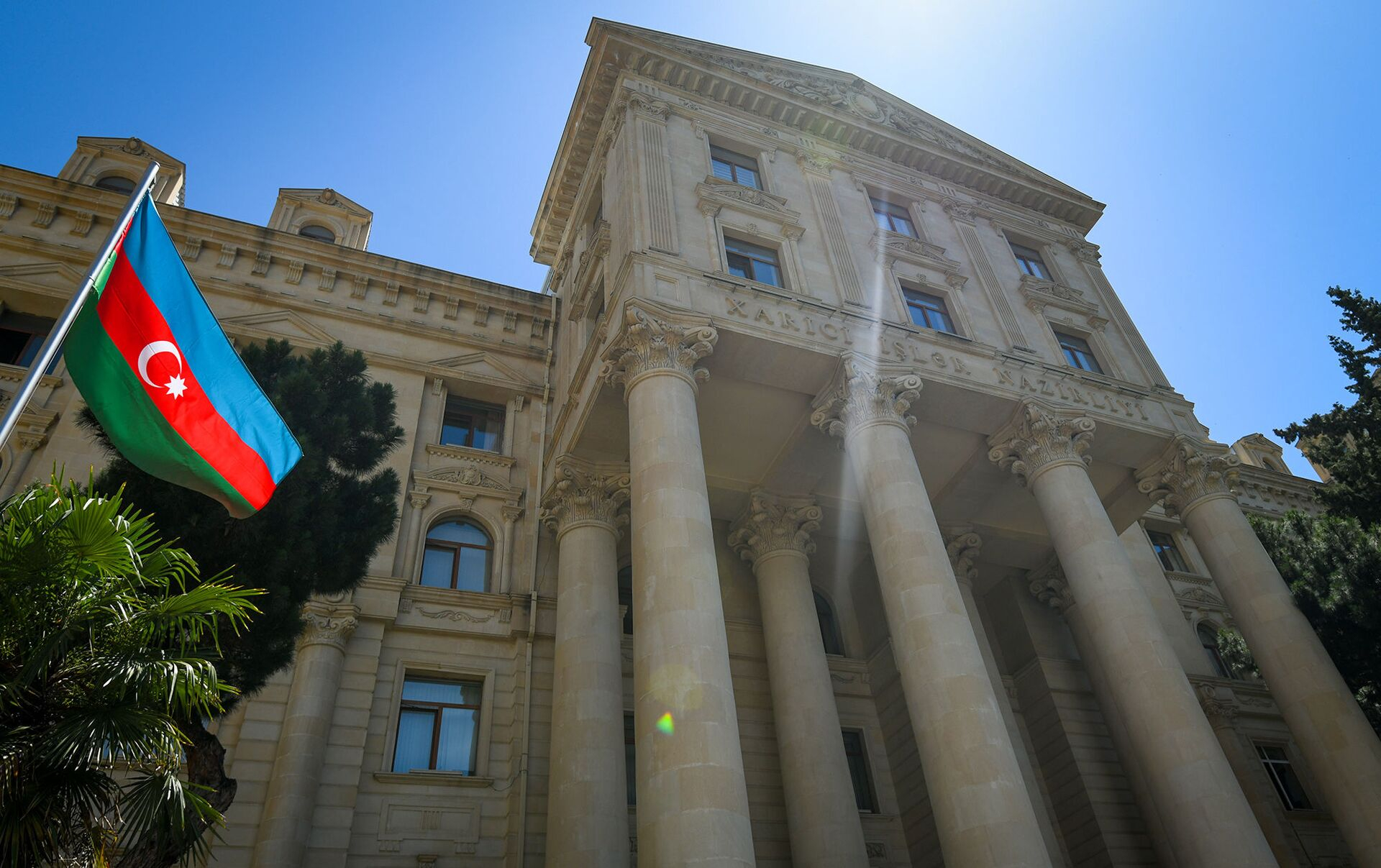 Азербайджан вручил ноту Франции