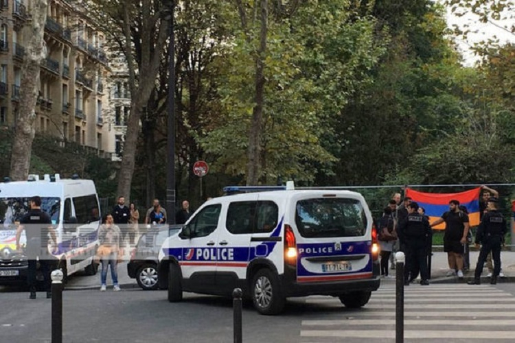 Армяне пытались совершить нападение на культурный центр посольства Азербайджана во Франции - ВИДЕО