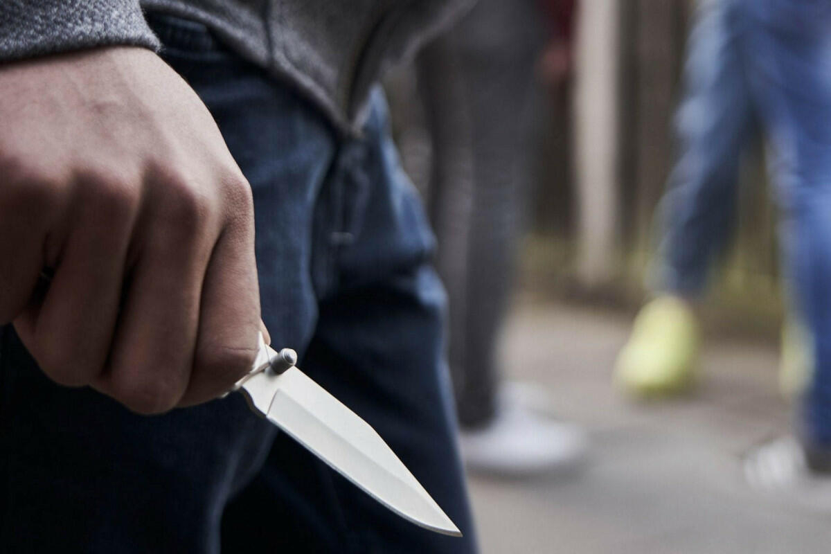 В Хырдалане подросток нанес однокласснику ножевое ранение и сдался полиции