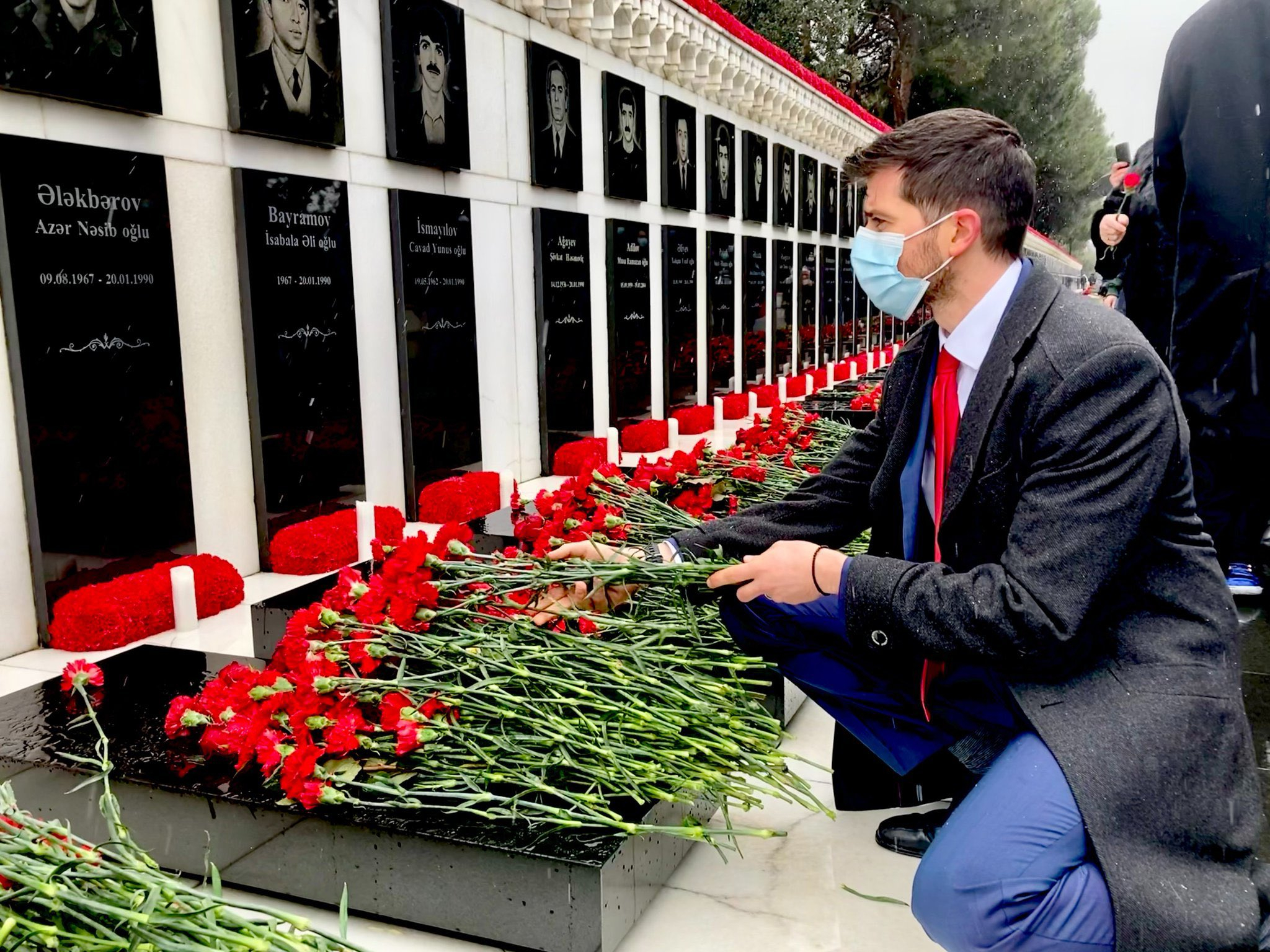 Посол Израиля в Азербайджане почтил память шехидов Отечественной войны - ФОТО