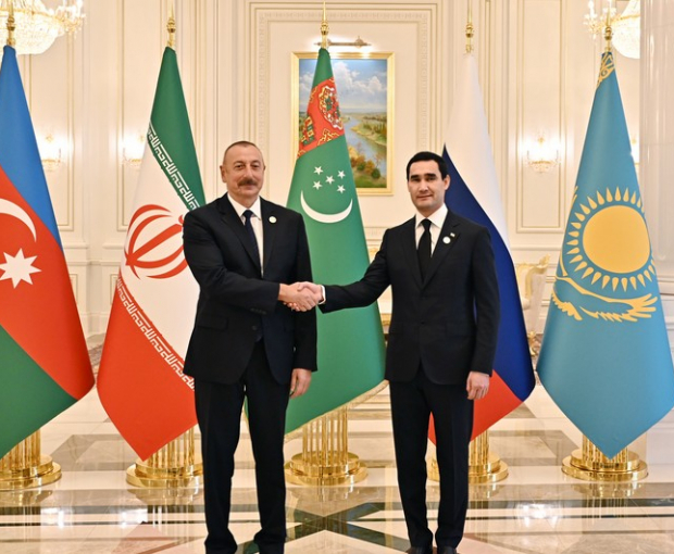 Ильхам Алиев поздравил Сердара Бердымухамедова