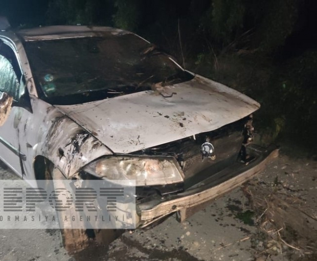 Тяжелое ДТП в Азербайджане: автомобиль упал в коллектор,