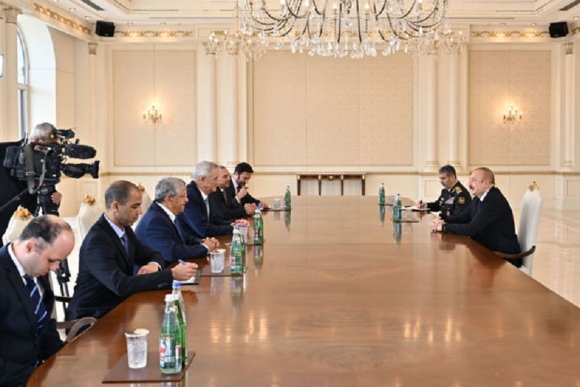 Президент Азербайджана принял министра обороны Израиля