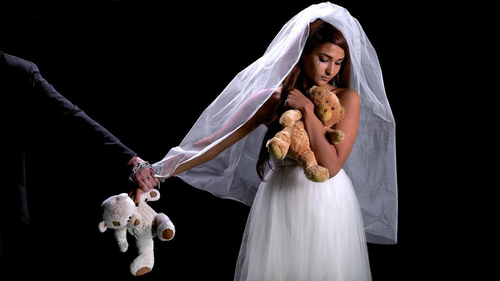 В Азербайджане 16-летнюю девушку насильно выдали замуж за 40-летнего мужчину?