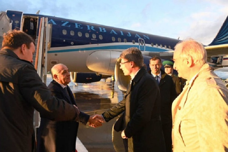 Али Асадов прибыл с рабочим визитом в Россию