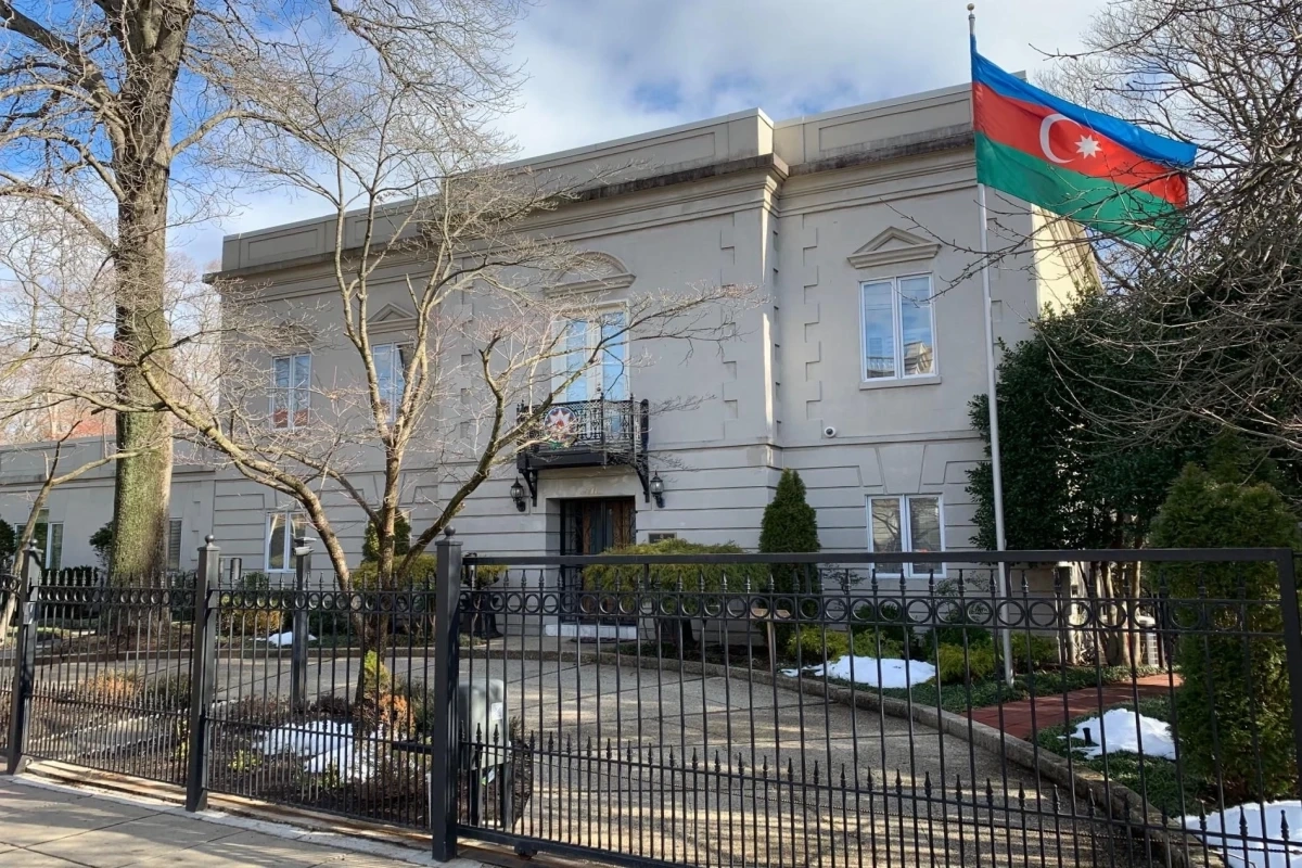 В Вашингтоне обстреляли автомобиль посольства Азербайджана