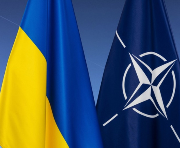 Обсуждение членства Украины в НАТО начнется в середине октября