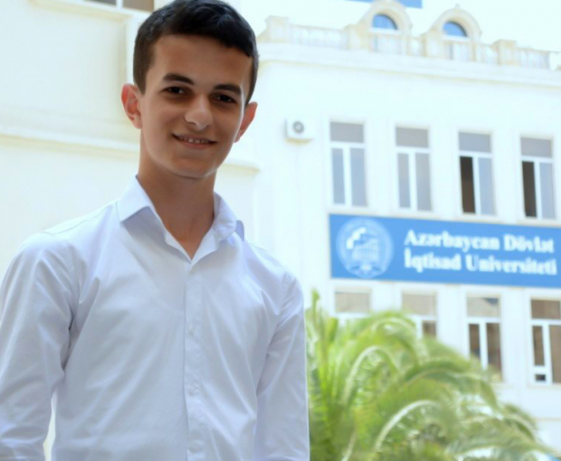 В Баку студент, набравший 685 баллов, покончил жизнь самоубийством - ФОТО