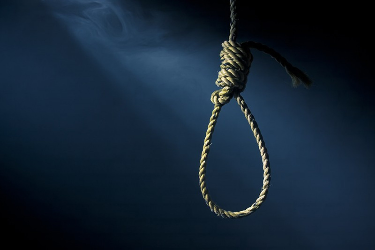 В Азербайджане 38-летний мужчина совершил самоубийство