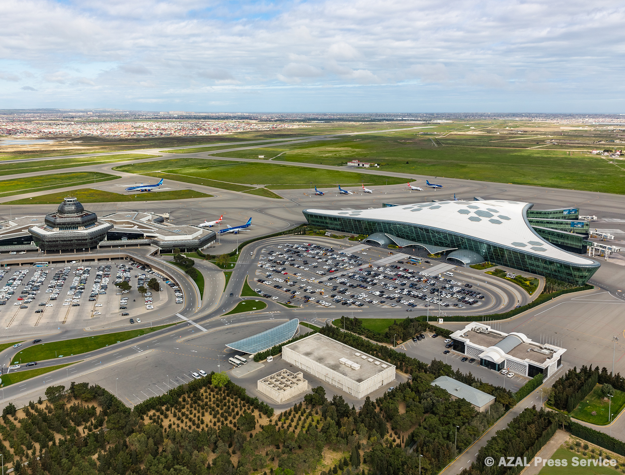 С начала года Международные аэропорты Азербайджана обслужили почти 4,5 млн. человек