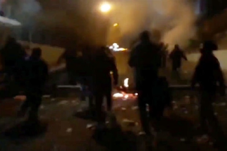 В Тегеране народ вышел на улицы - ВИДЕО