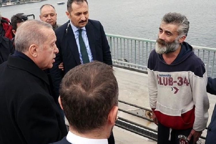 Президент Турции спас мужчину, пытавшегося совершить суицид