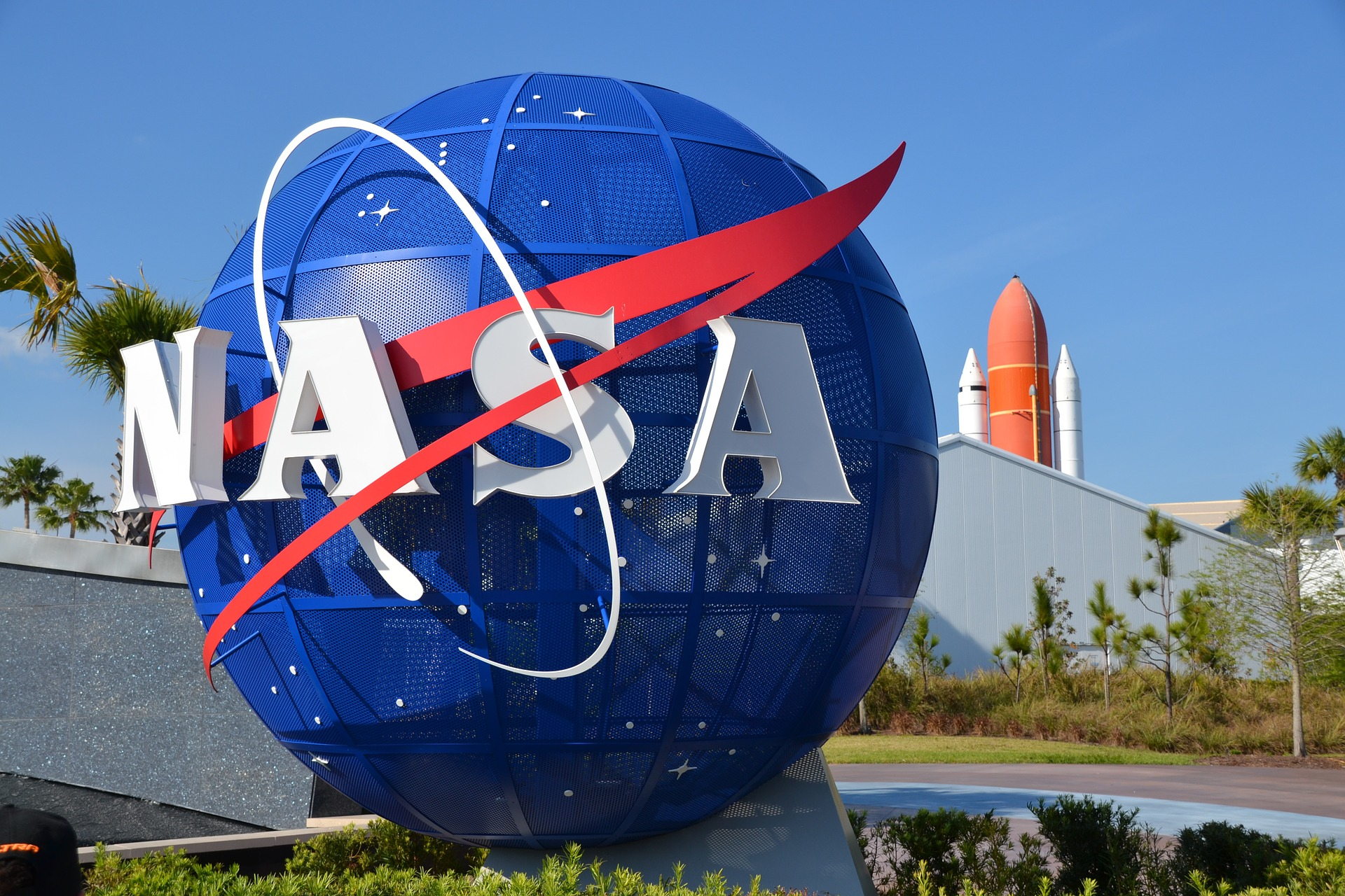 NASA показало космическое ФОТО обесточенной Украины