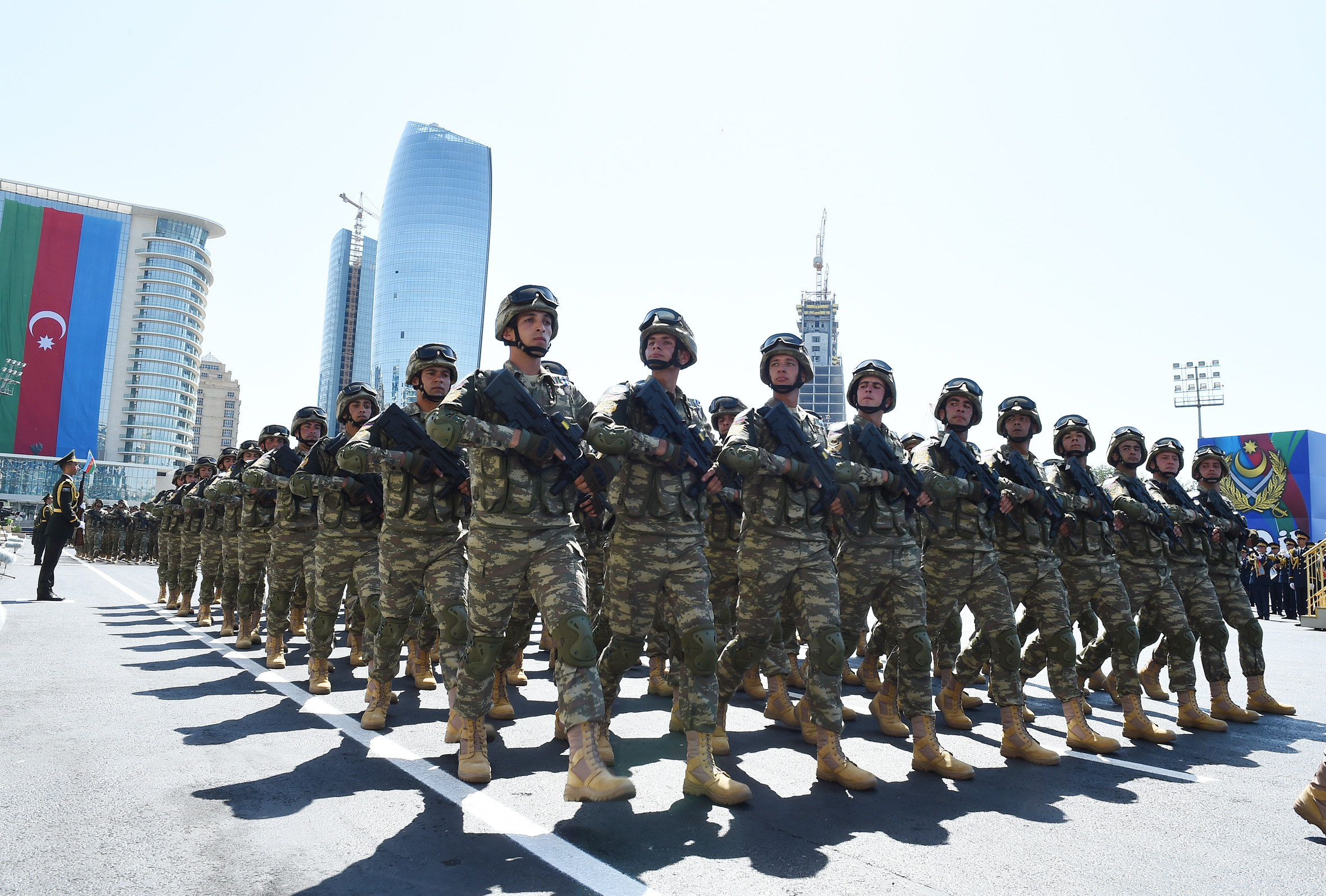 Президент Азербайджана подписал распоряжение о призыве на военную службу и увольнении в запас