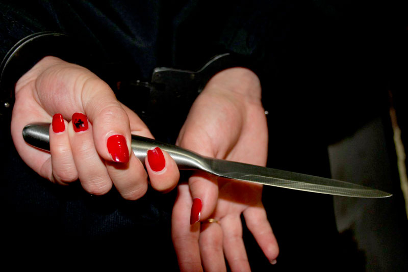 В Баку женщина пырнула ножом брата