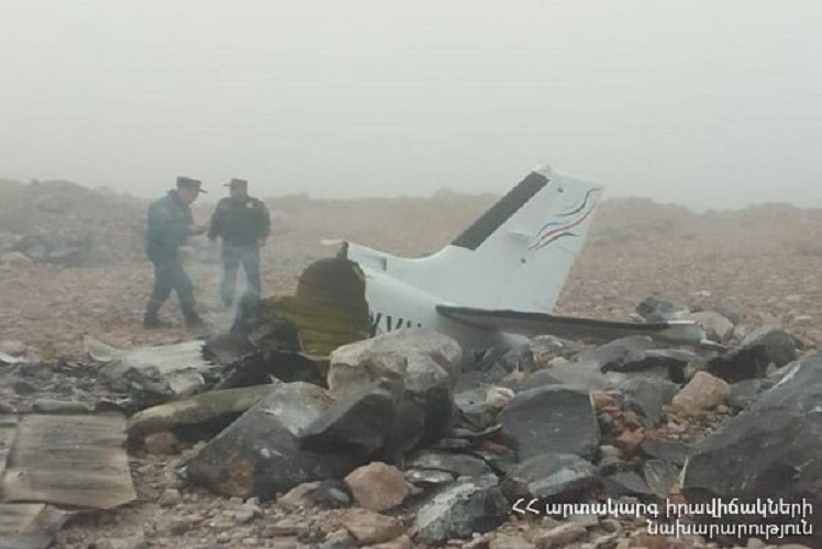 Погибшие при крушении самолета в Армении летчики были гражданами РФ - ОБНОВЛЕНО + ВИДЕО