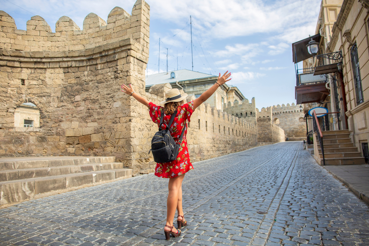 Количество приехавших в Азербайджан туристов увеличилось более чем в 2 раза