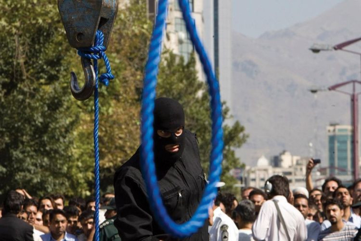 В Иране трех братьев казнили в один день - ФОТО