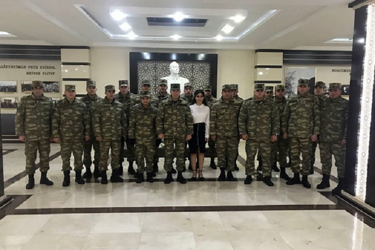 В азербайджанской армии проведен ряд мероприятий по случаю дня памяти общенационального лидера - ФОТО